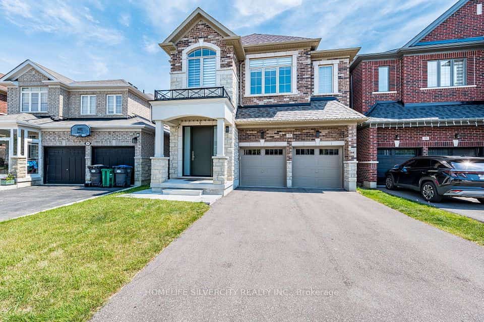 33 Rainbrook Close, Brampton, ON L6R 0Y9