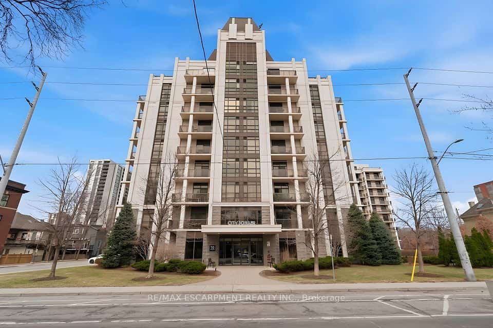 90 CHARLTON Avenue W #PH1, Hamilton, ON L8P 0B4