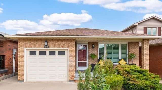 55 Vineberg Drive, Hamilton, ON L9B 2P6