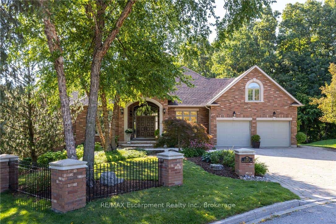1285 Beaufort Drive, Burlington, ON L7P 4V9