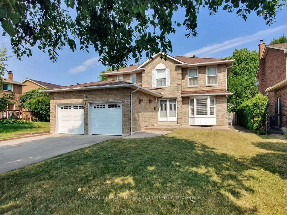 4 Mowat Court, Brampton, ON L6Z 3E6