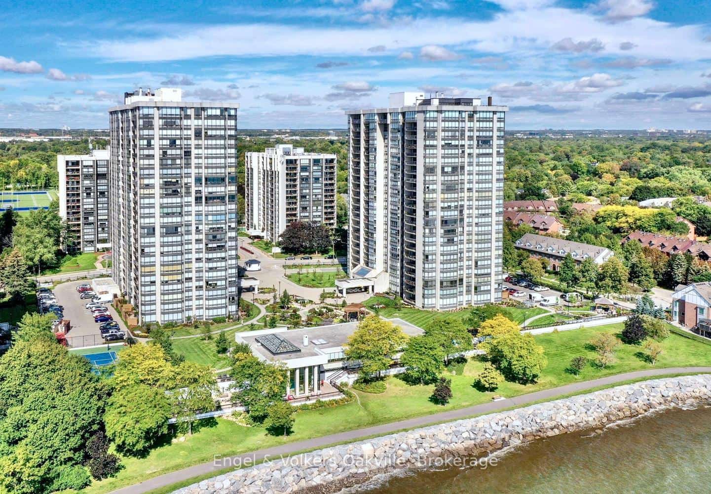 2180 Marine Drive #205, Oakville, ON L6L 5V2