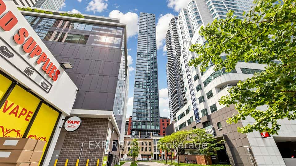 327 king Street W #601, Toronto, ON M5V 0W7