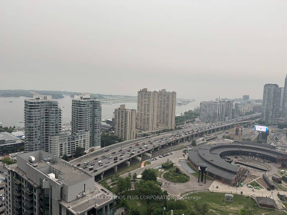 30 Grand Trunk Crescent, Toronto