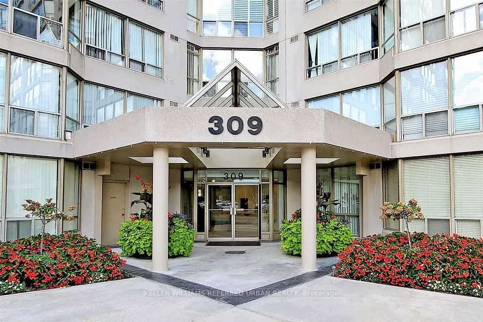 309 Major Mackenzie Drive E #420, Richmond Hill, ON L4C 9V5