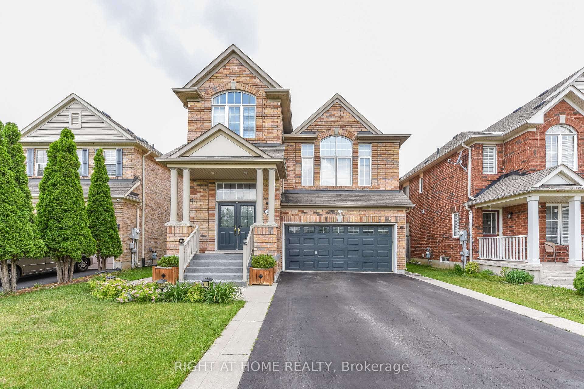 4 Dencor Street, Brampton, ON L6X 0M1