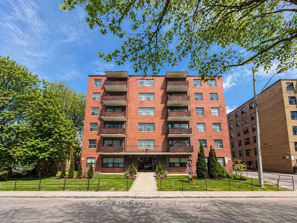 11 Glenburn Avenue #108, Toronto, ON M4B 2X1
