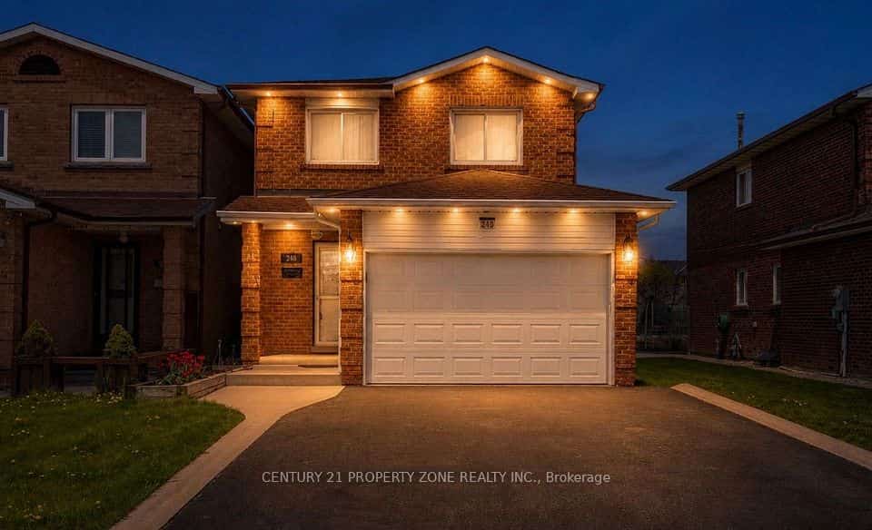 240 Simmons Boulevard, Brampton, ON L6V 3Y1