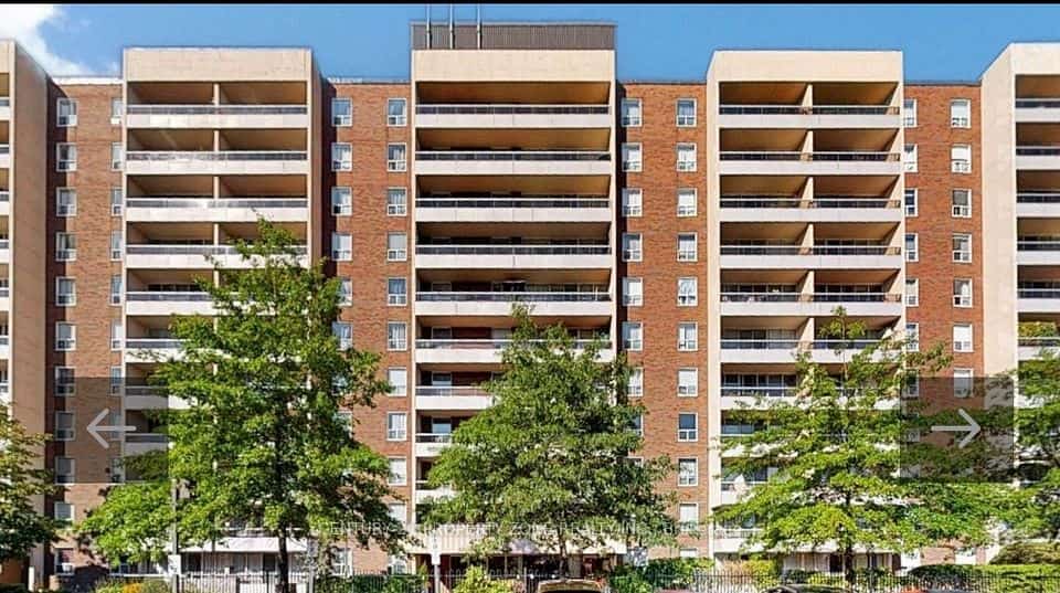 31 Four Winds Drive W #1001, Toronto, ON M3J 1K9