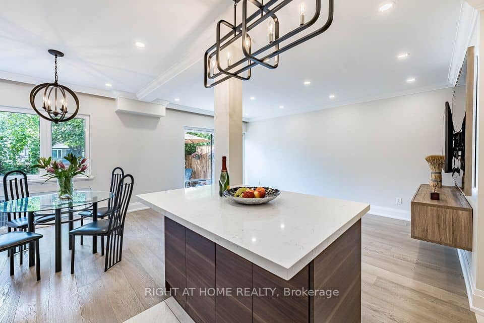 1200 Gripsholm Road, Mississauga