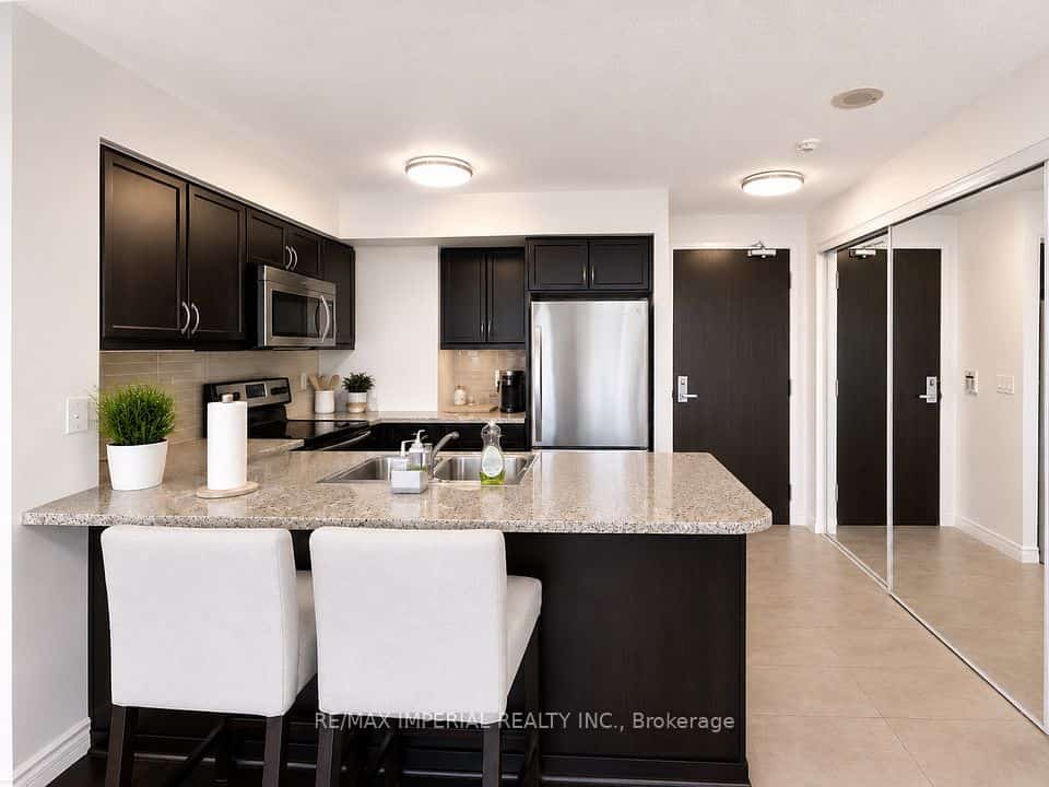 25 Lower Simcoe Street #PH15, Toronto, ON M5J 3A1
