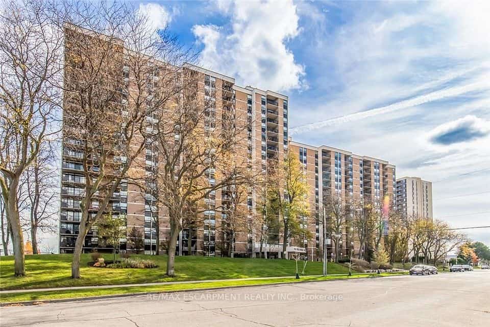 500 Green Road #310, Hamilton, ON L8E 3M6