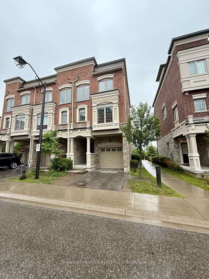 70 Harwood Avenue N, Ajax, ON L1T 0P4