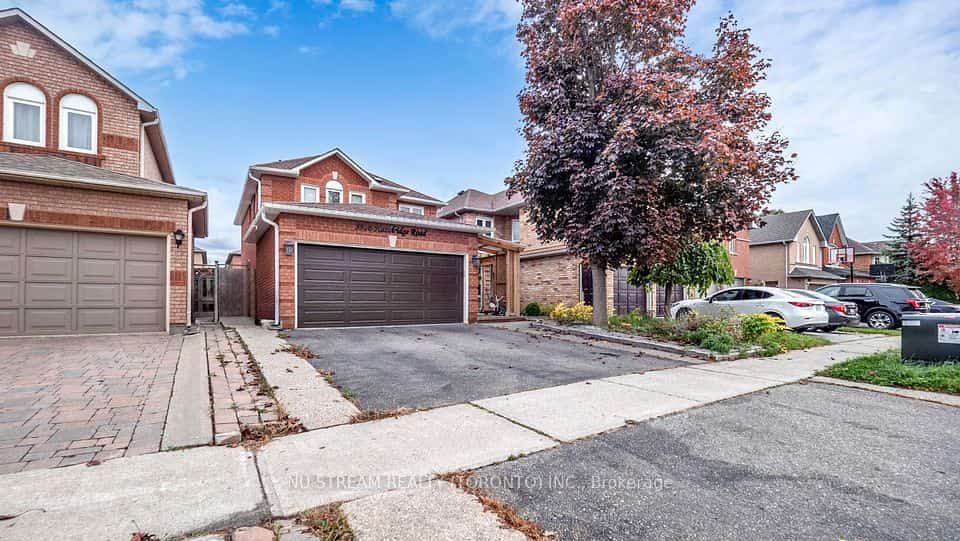 3926 Hazelridge Road, Mississauga, ON L5N 6Z4