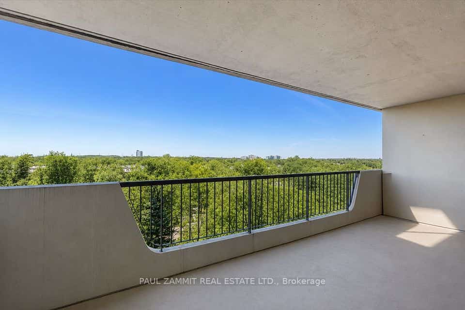7811 Yonge Street #701, Markham, ON L3T 4S3