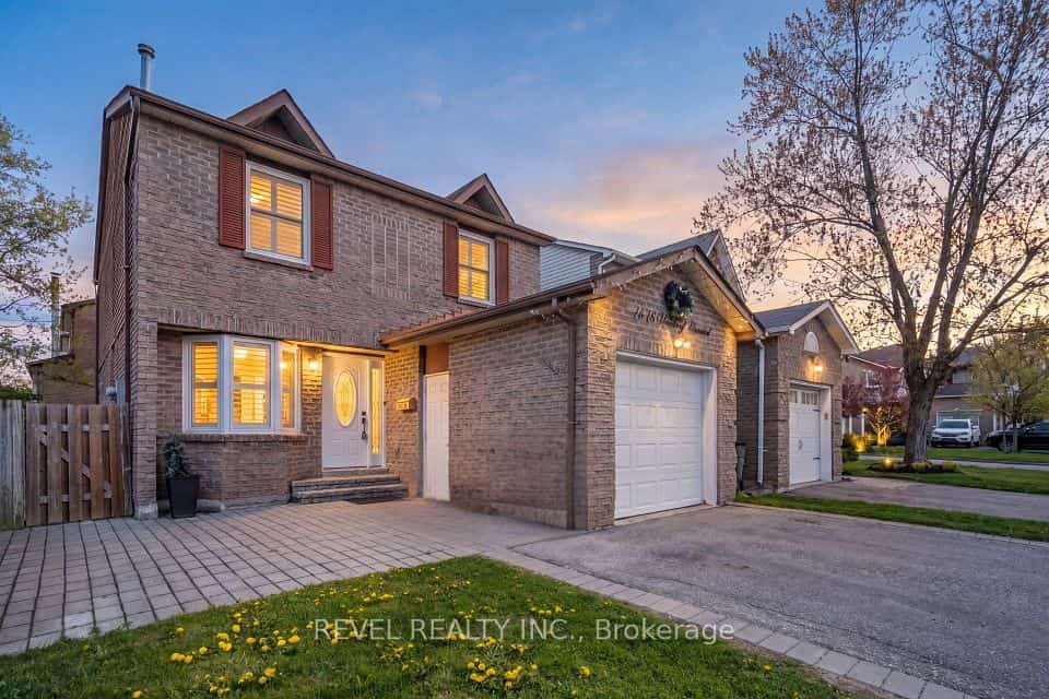 1518 Woodruff Crescent, Pickering, ON L1V 3S6