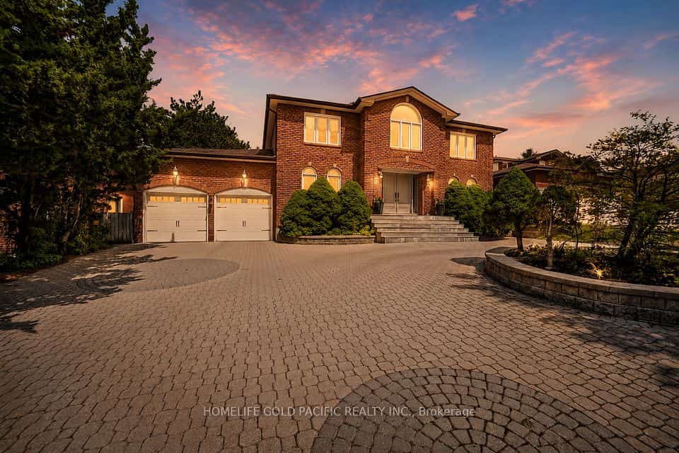 44 Ravenhill Crescent, Markham, ON L3S 2V4
