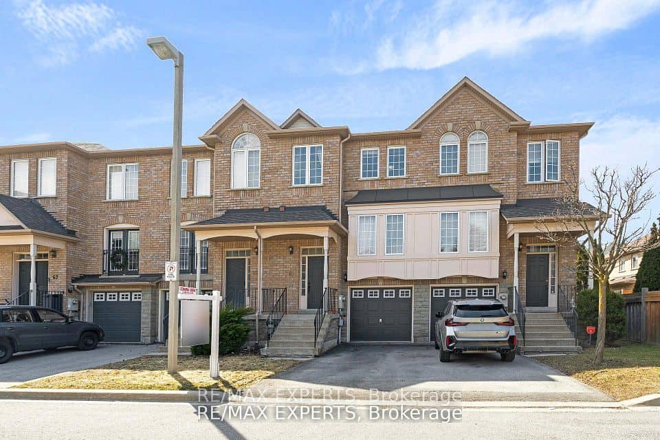 19 Foxchase Avenue, Vaughan