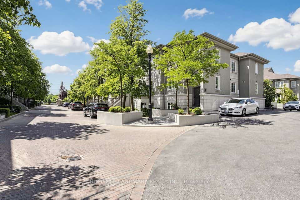 108 Finch Avenue W #B29, Toronto, ON M2N 6W6