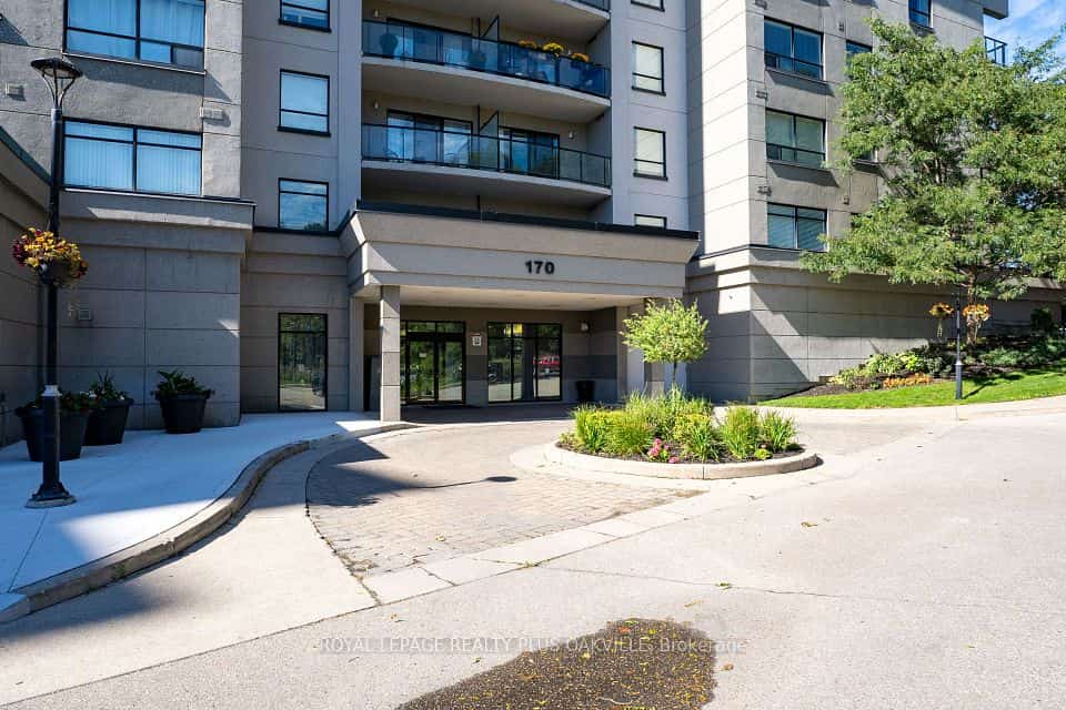 170 Water Street N #1207, Cambridge, ON N1R 3B6