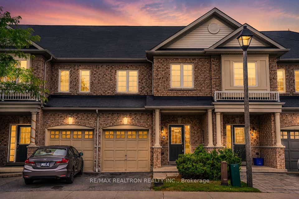 8 Maidstone Way, Whitby, ON L1R 0L7