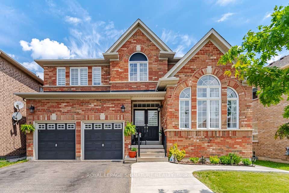 34 Nina Place N, Brampton, ON L7A 2E1