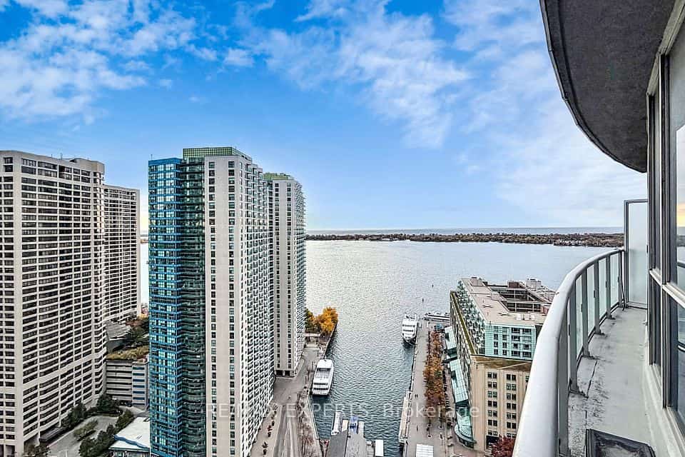 8 York Street #2905, Toronto, ON M5J 2Y2