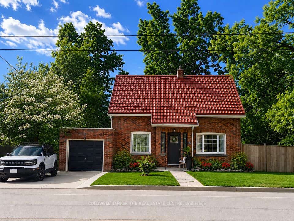 35 Grove Street E, Barrie, ON L4M 2N8
