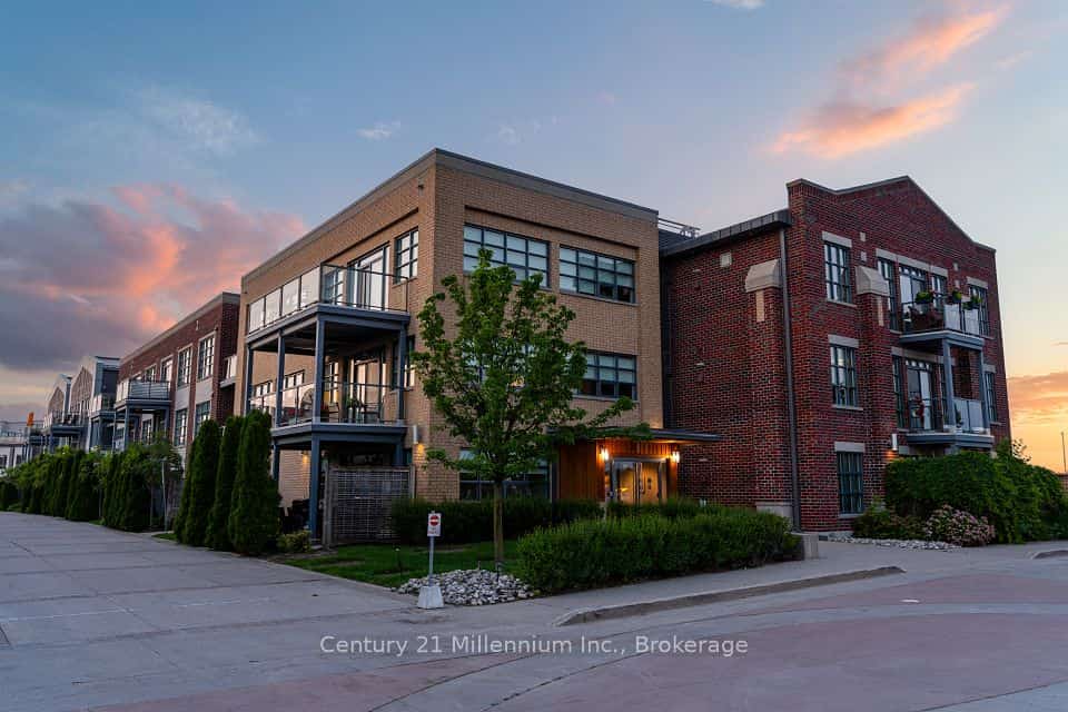 1 Shipyard Lane #209, Collingwood, ON L9Y 0W2