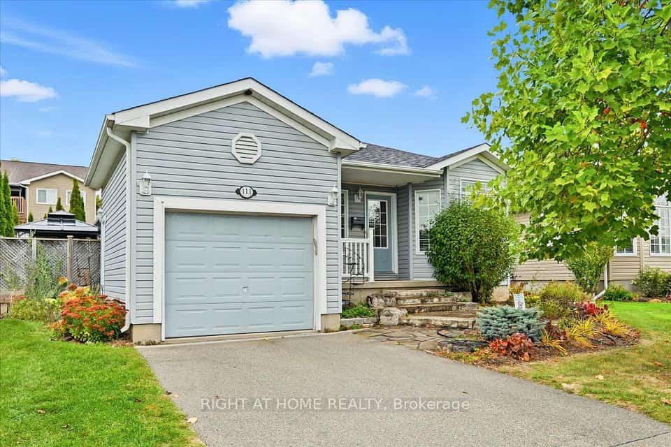 111 Gracehill Crescent, Hamilton, ON L8B 1A5