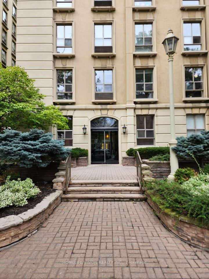 88 Charles Street E #211, Toronto, ON M4Y 2W7