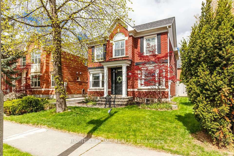 241 Lexington Road, Oakville, ON L6H 6L5