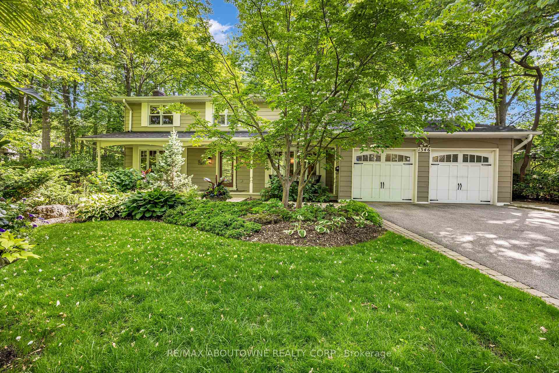 1346 Whiteoaks Avenue, Mississauga, ON L5J 3C3