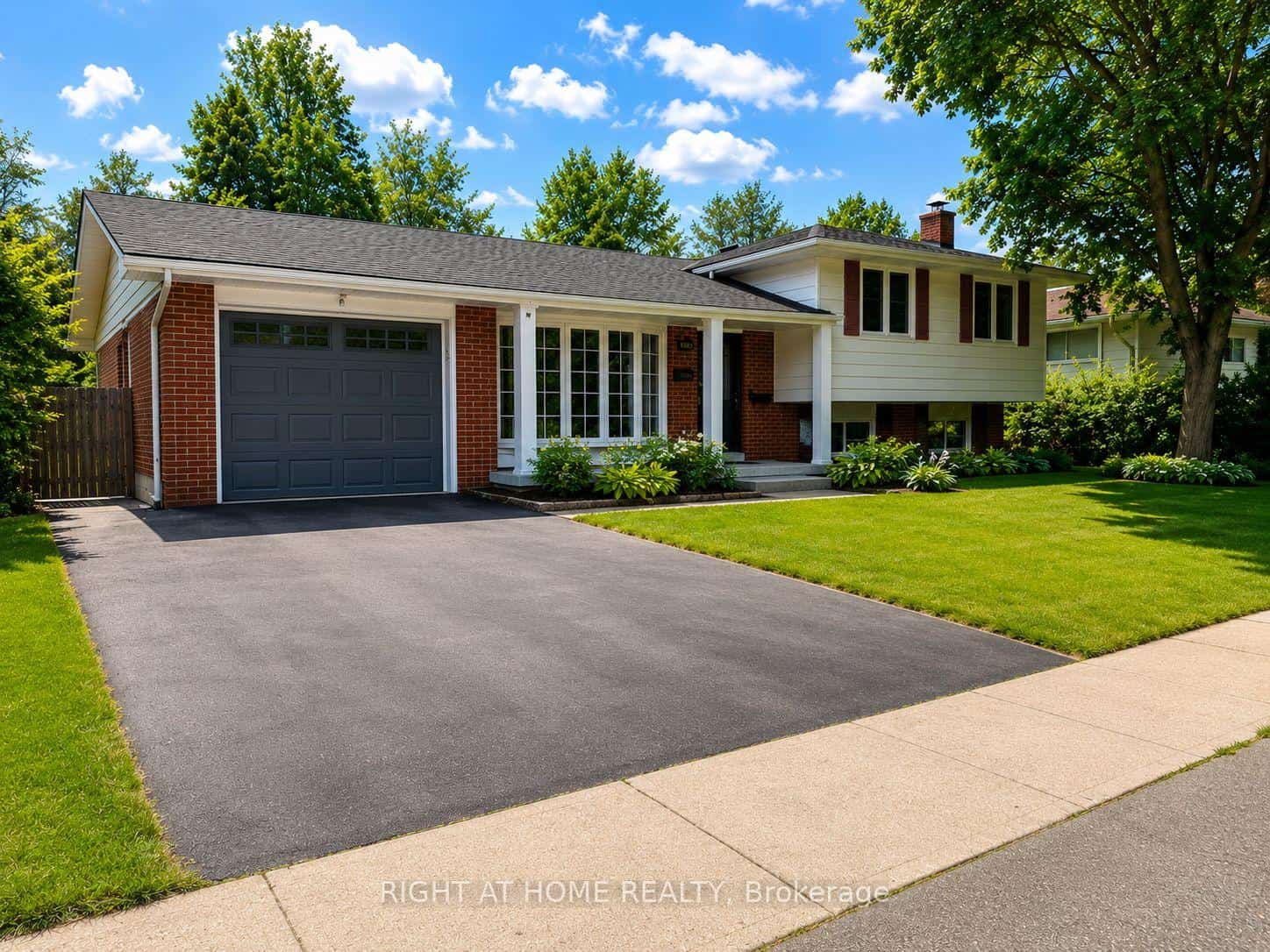 4440 Cosburn Crescent, Burlington, ON L7L 1S5