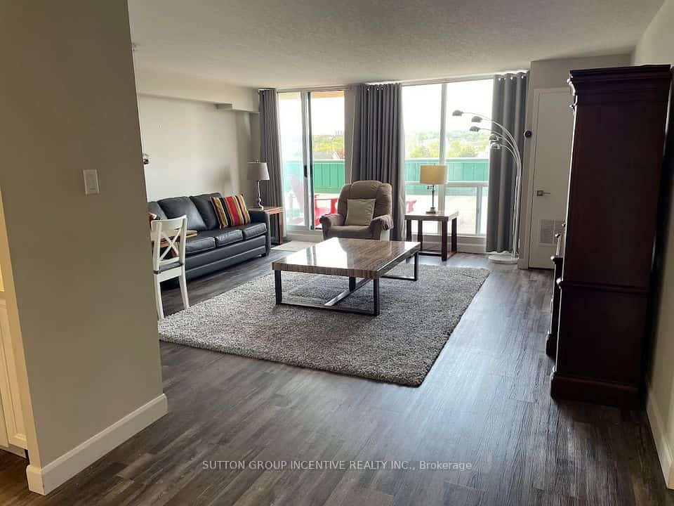 65 Ellen Street #111, Barrie, ON L4N 3A5