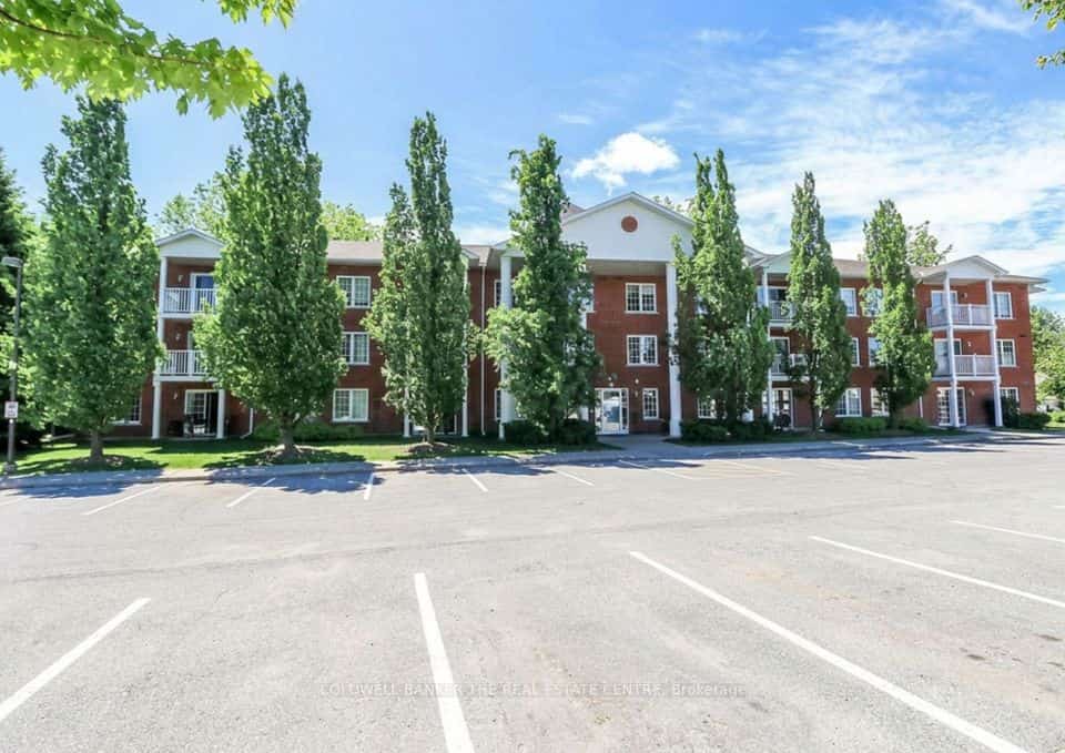 49 Jacobs Terrace #212, Barrie, ON L4N 0W4