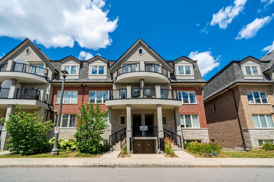 15 Eaton Park Lane, Toronto