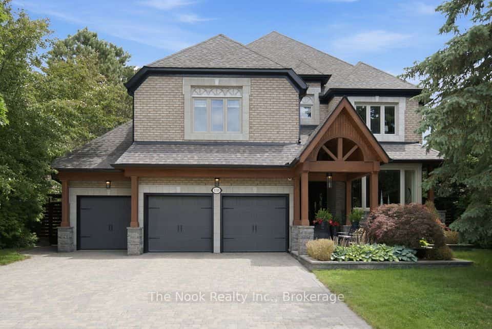 1018 Lockwood Circle, Newmarket, ON L3X 1M2