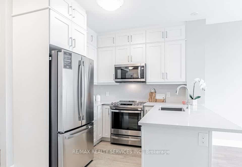 50 Kaitting Trail W #403, Oakville, ON L6M 5N3