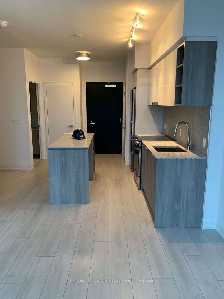 31 Tippett Road #817, Toronto, ON M3H 0C8