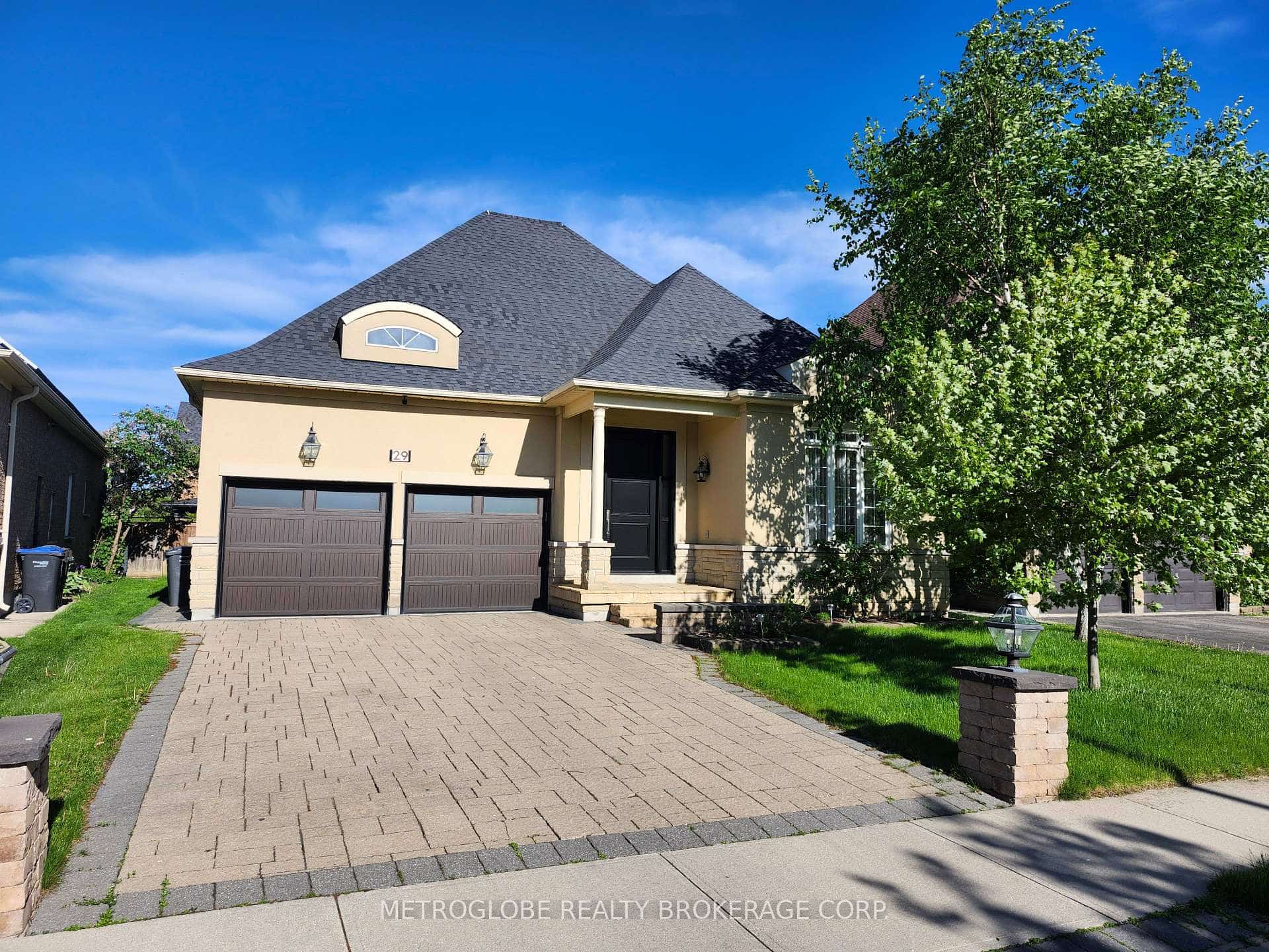 29 Fontainebleu Road, Brampton, ON L6P 1Z1
