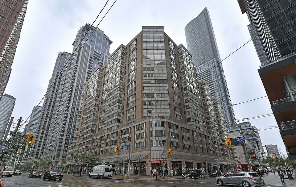 The Liberties I & II, Toronto
