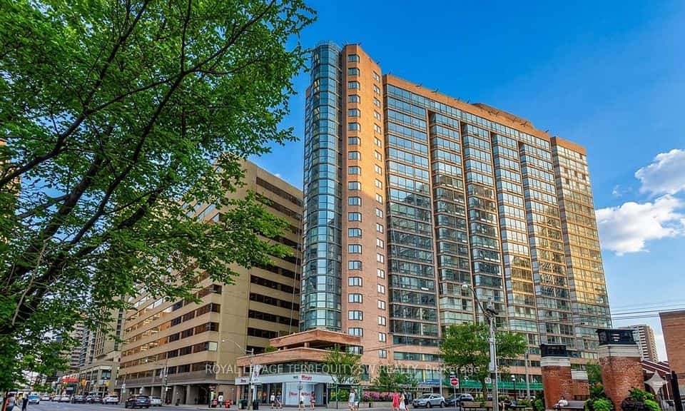 1055 Bay Street #407, Toronto, ON M5S 3A3