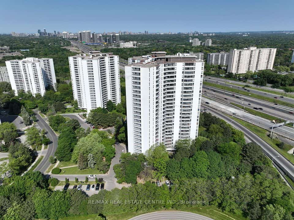 150 Graydon Hall Drive #1401, Toronto, ON M3A 3B3