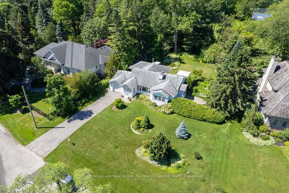 434 Apple Lane, Mississauga, ON L5J 2T1