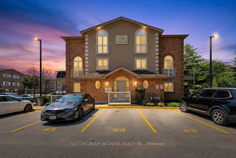 139 Sydenham Wells, Barrie, Barrie