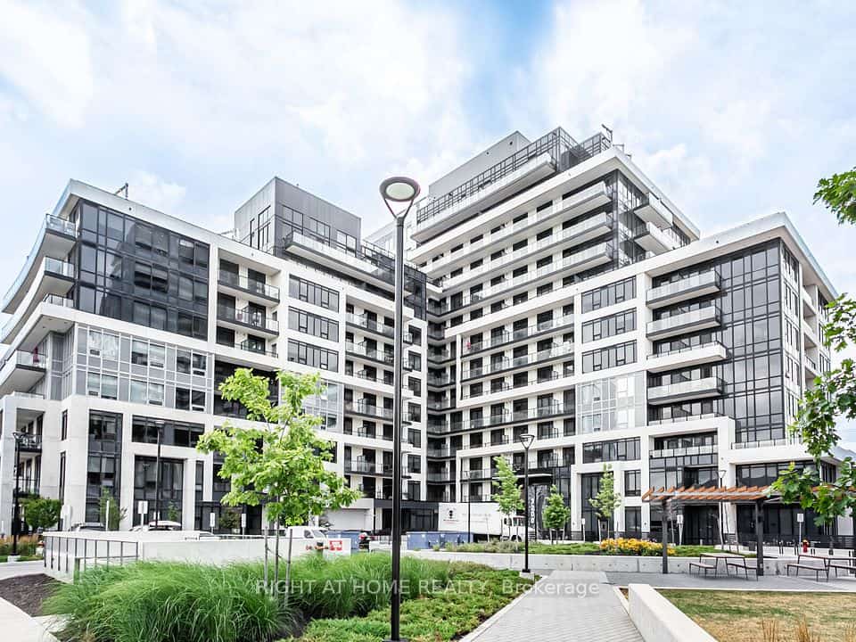 3200 William Coltson Avenue #413, Oakville, ON L6H 7W6