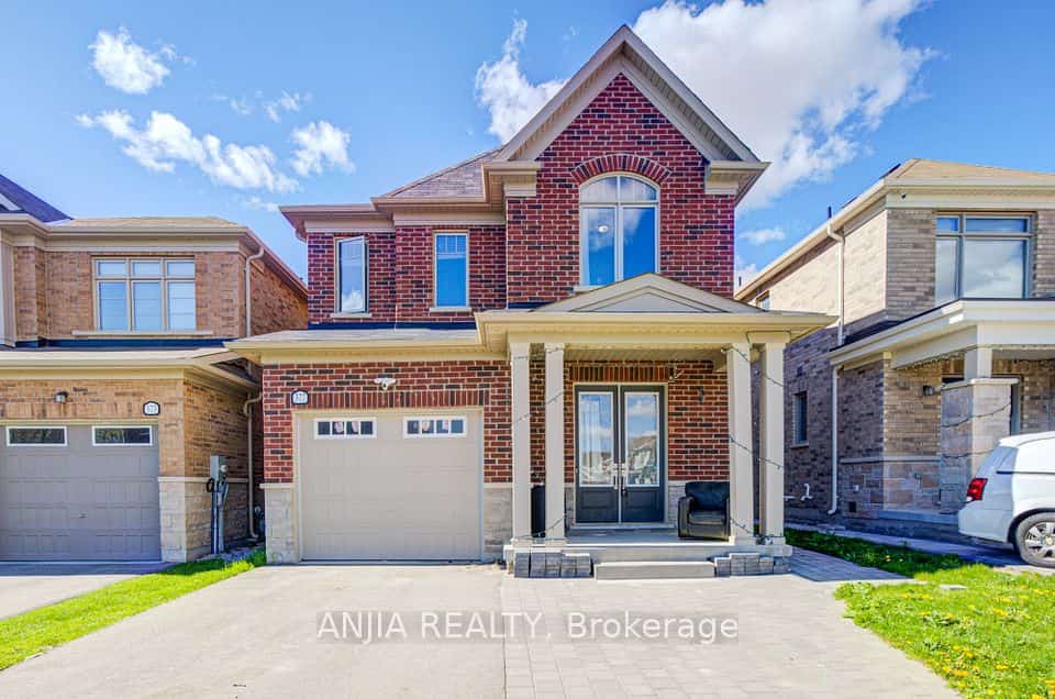 377 Busato Drive, Whitchurch-Stouffville, ON L4A 4V1