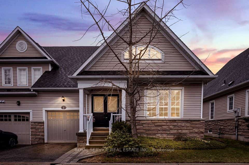 350 Lakebreeze Drive #5, Clarington, ON L1B 0A2
