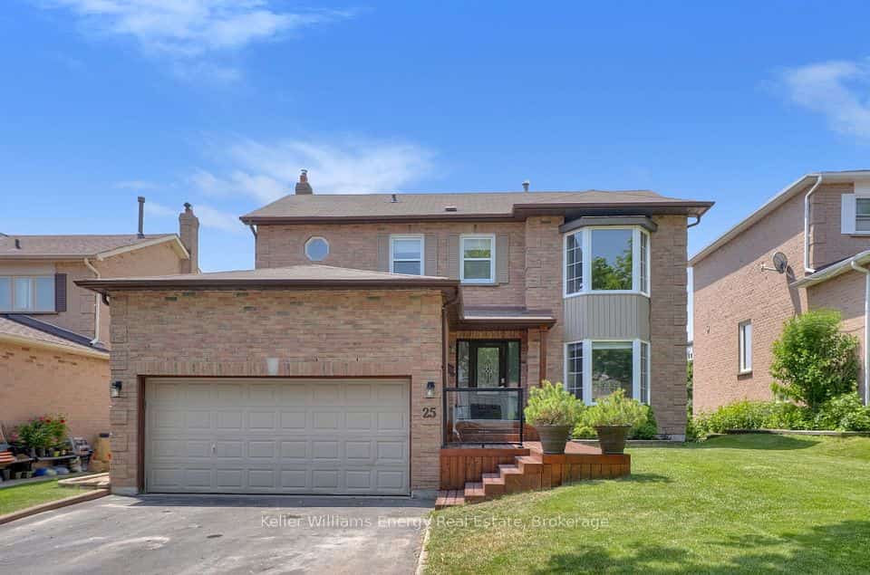 25 Fieldview Crescent, Whitby, ON L1N 8B5